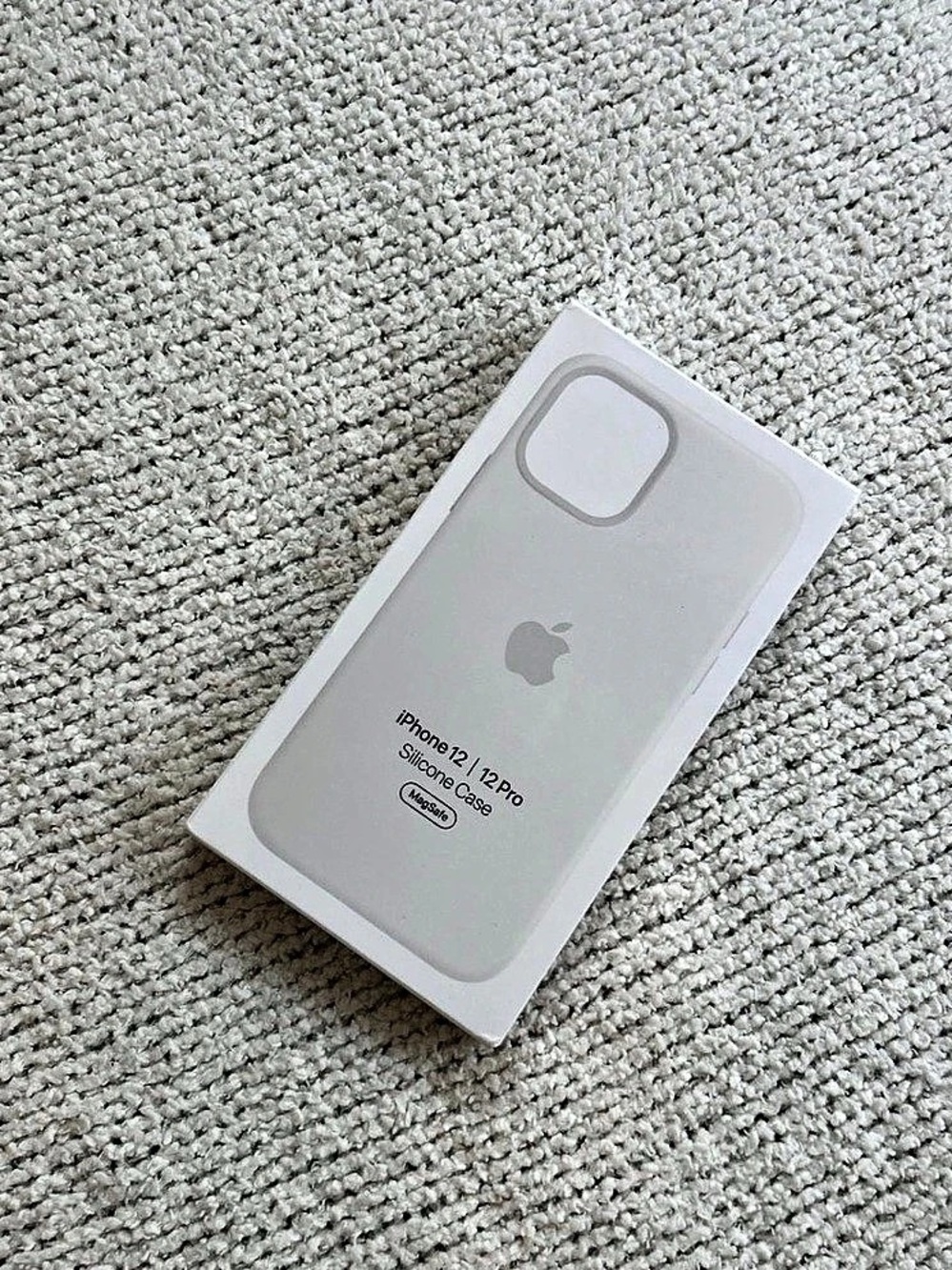Apple iPhone 12 / 12 Pro Silicone Case White Silicone Case NWT